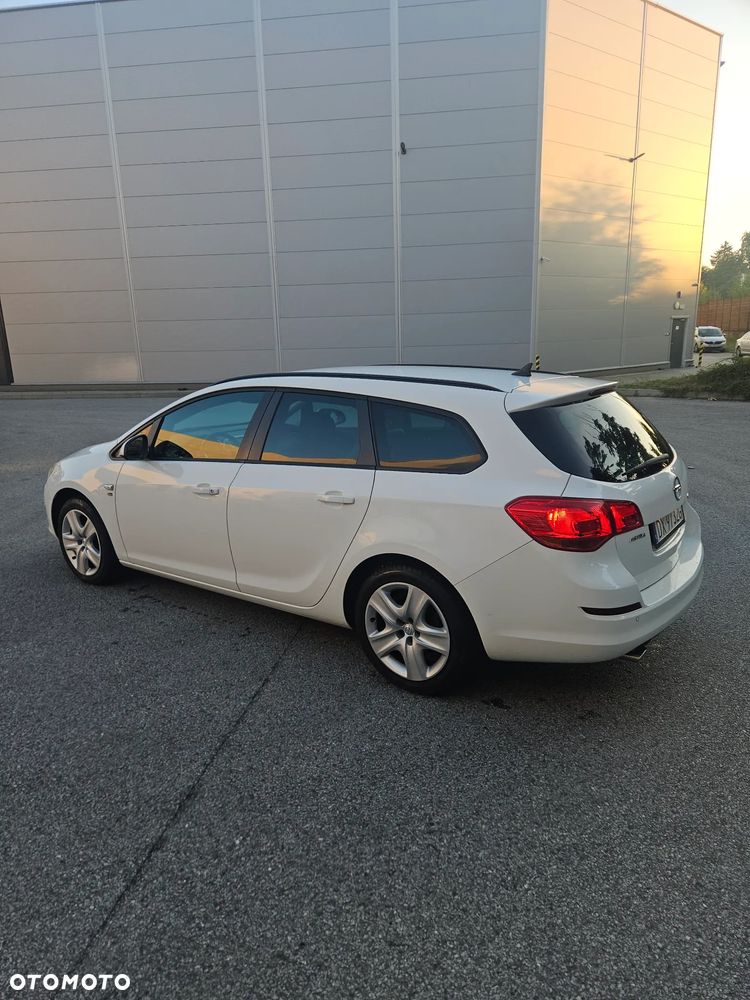 Opel Astra 1.4 Turbo - 10