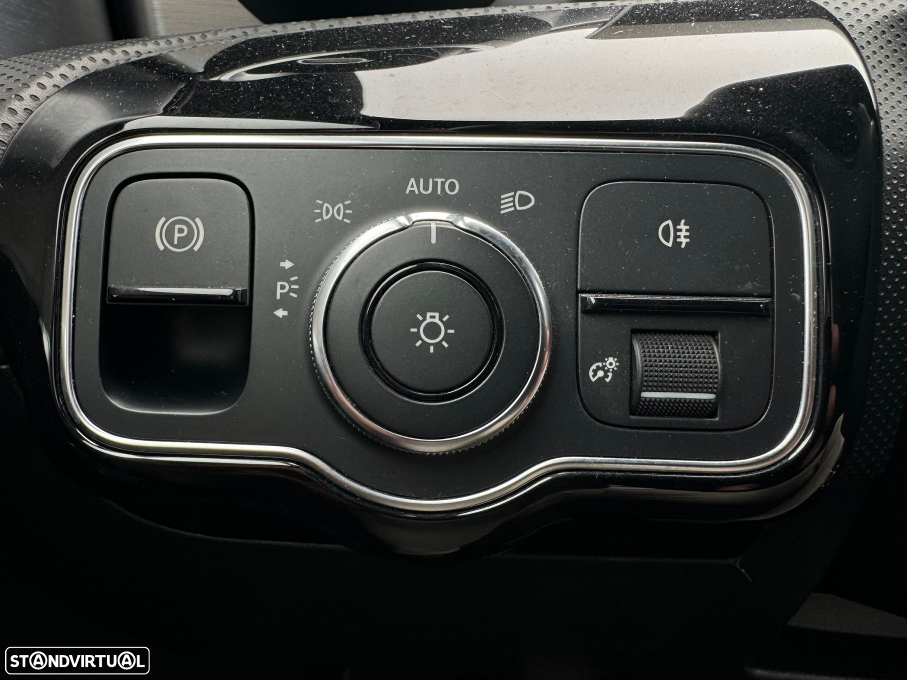 Mercedes-Benz CLA 180 d Shooting Brake AMG Line - 19