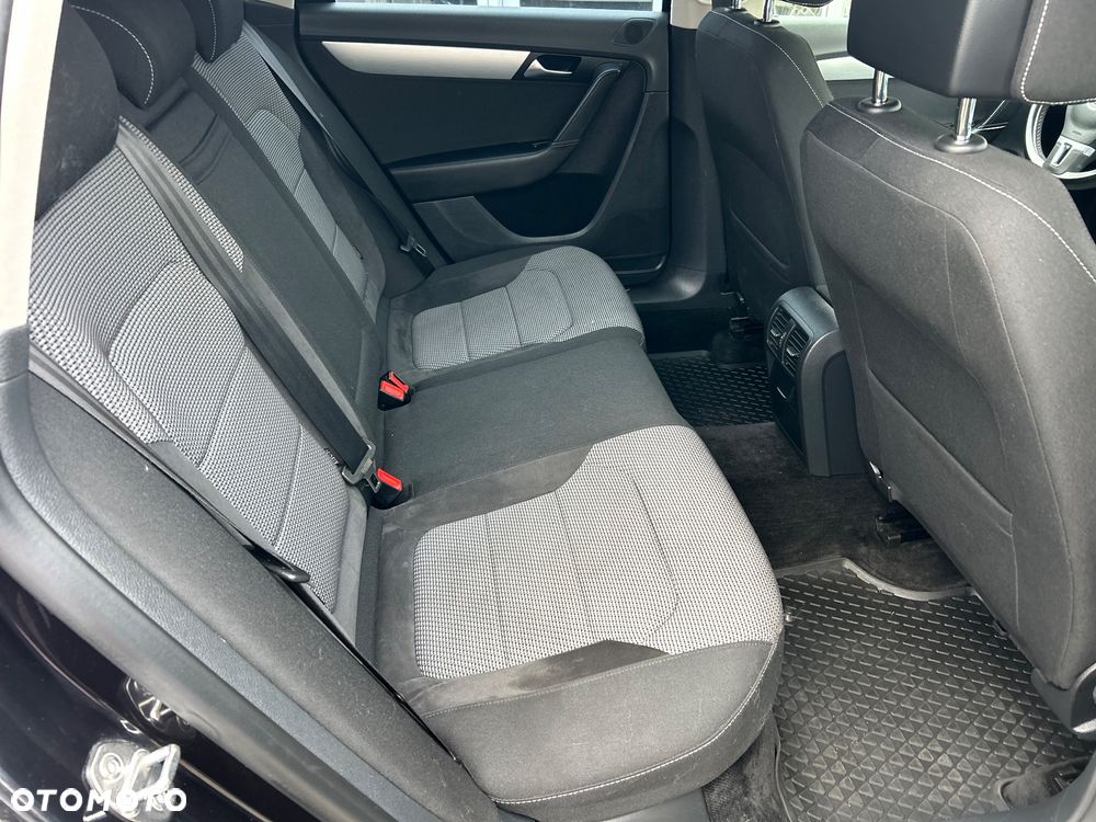 Volkswagen Passat 2.0 TDI DSG BlueMotion Technology Comfortline - 14