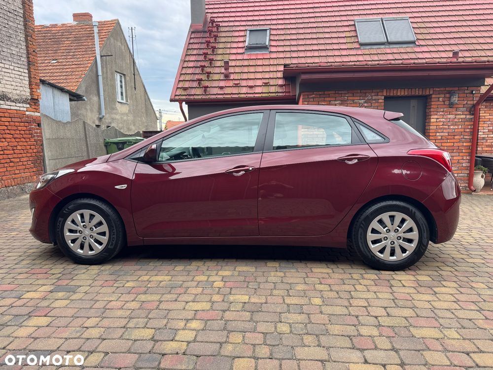 Hyundai i30 blue 1.4 Trend - 3