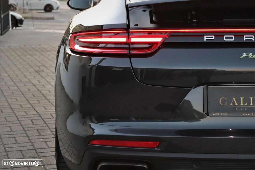 Porsche Panamera 4 E-Hybrid - 5