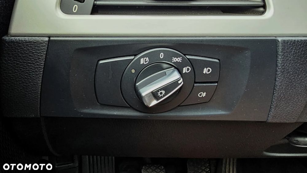 BMW Seria 3 320d Luxury Line - 25