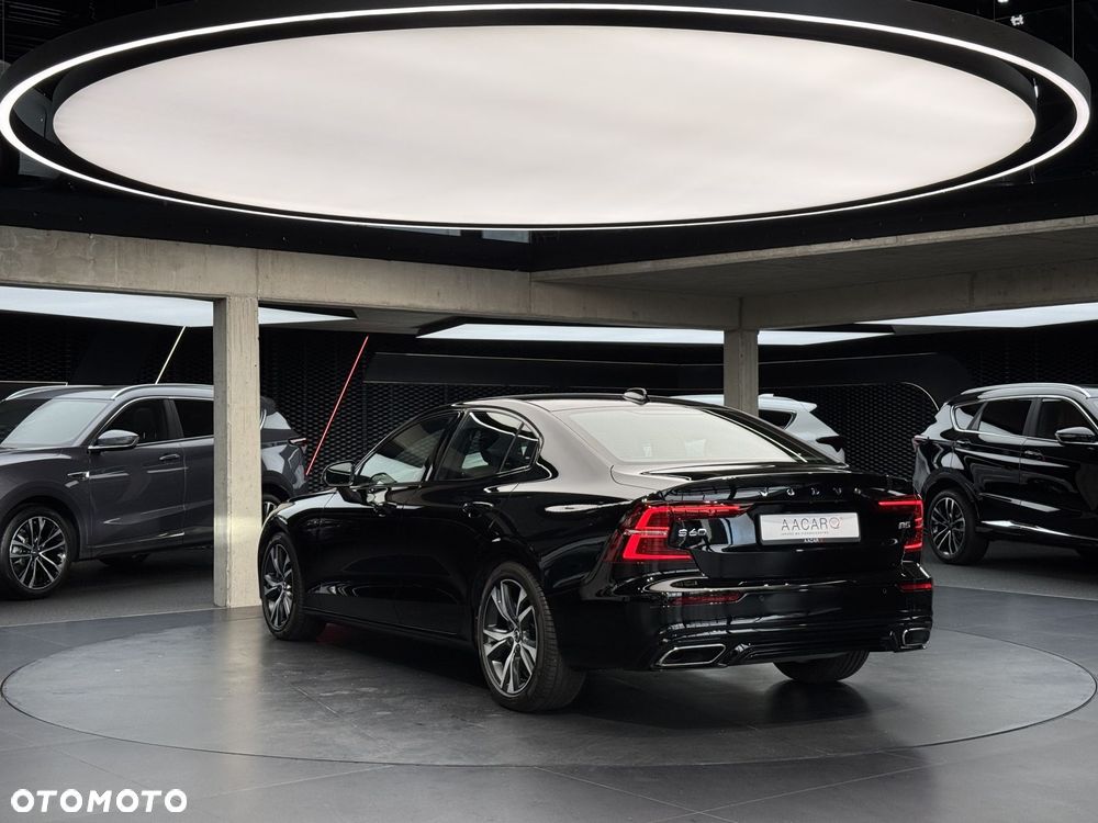 Volvo S60 2022 photo 3