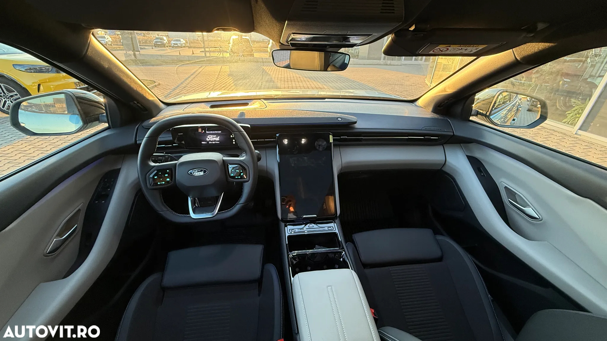 Ford Explorer AWD 79 kWh Extended Range Premium - 9