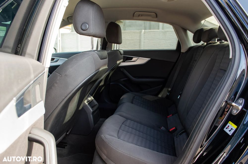 Audi A4 2.0 TDI S tronic Design - 27