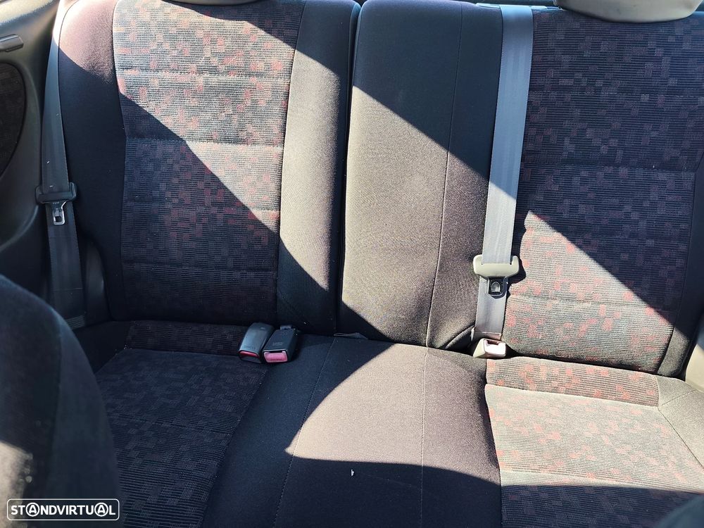 Toyota Corolla H/B 1.4 G6 AC - 14