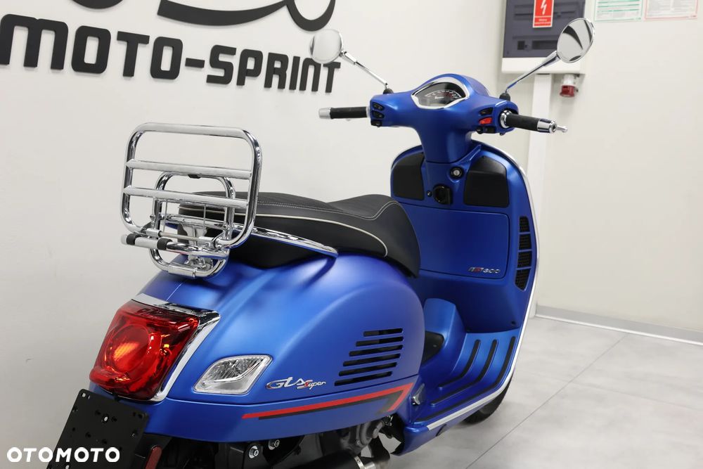 Vespa GTS - 12