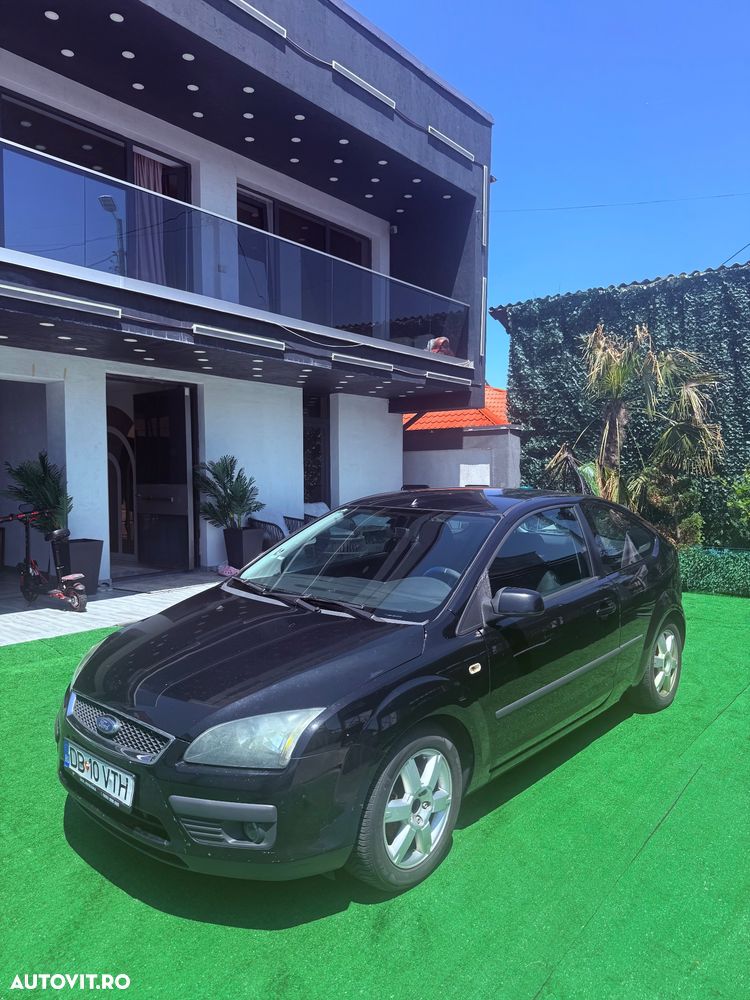 Ford Focus 2.0i Titanium - 2