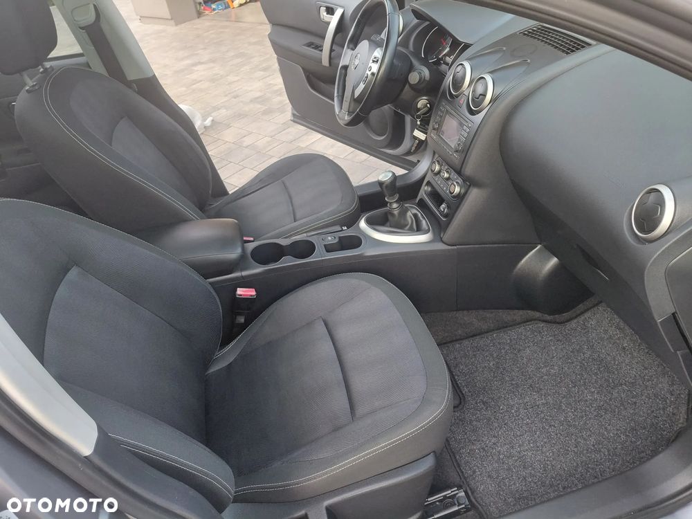 Nissan Qashqai+2 - 22