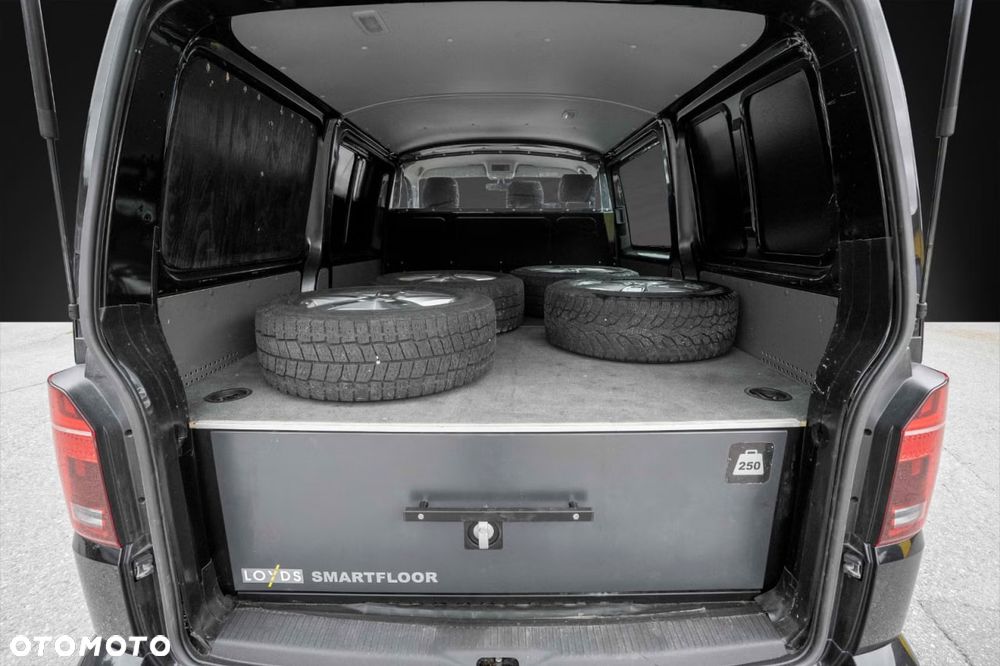 Volkswagen Transporter - 11