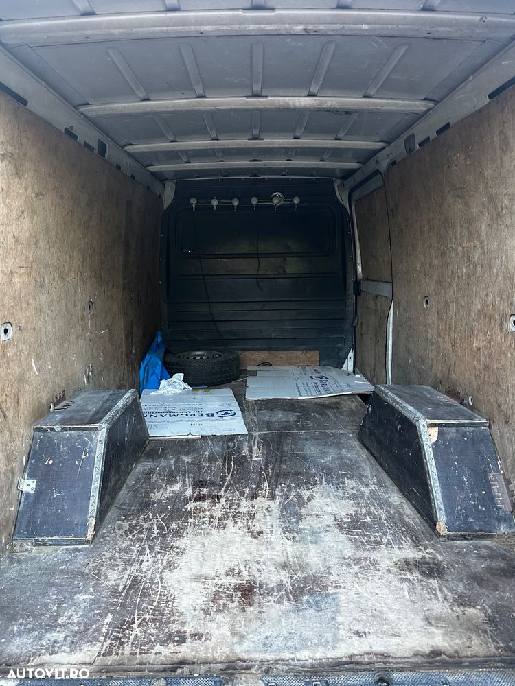 Mercedes-Benz Sprinter - 11
