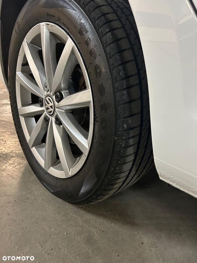 Volkswagen Golf - 16