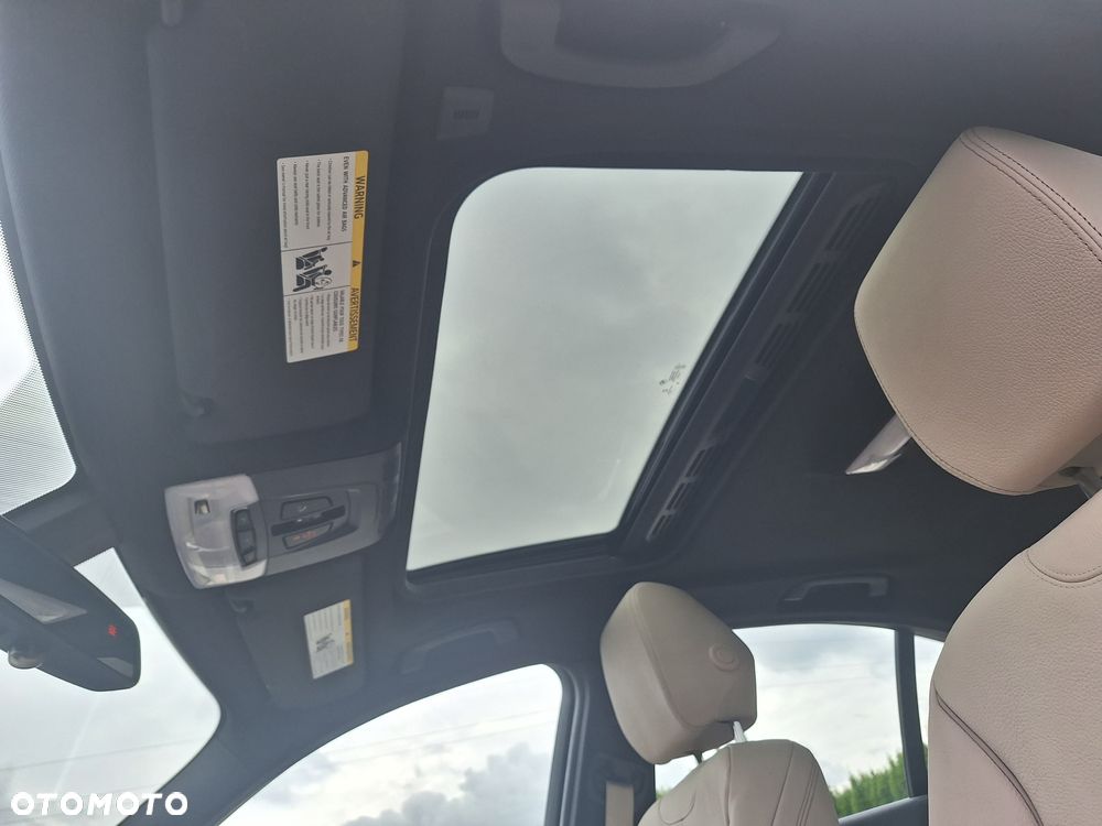 BMW Seria 3 330i xDrive Sport Line Sport - 28