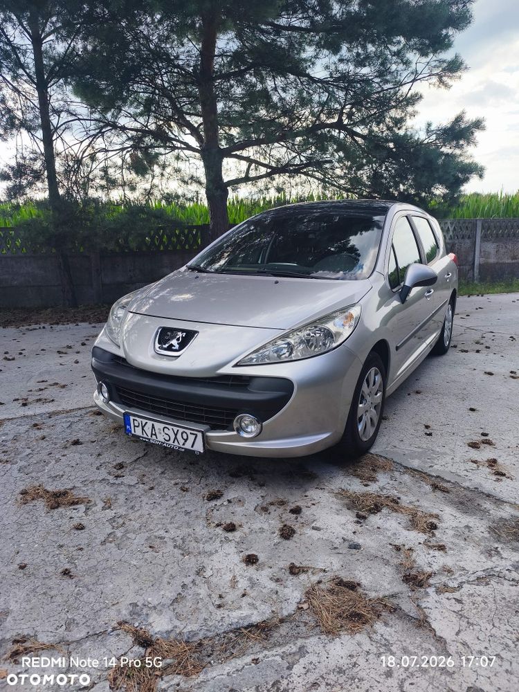 Peugeot 207 - 1