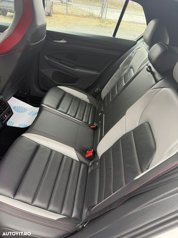 Volkswagen Golf 2.0 TSI R - 8