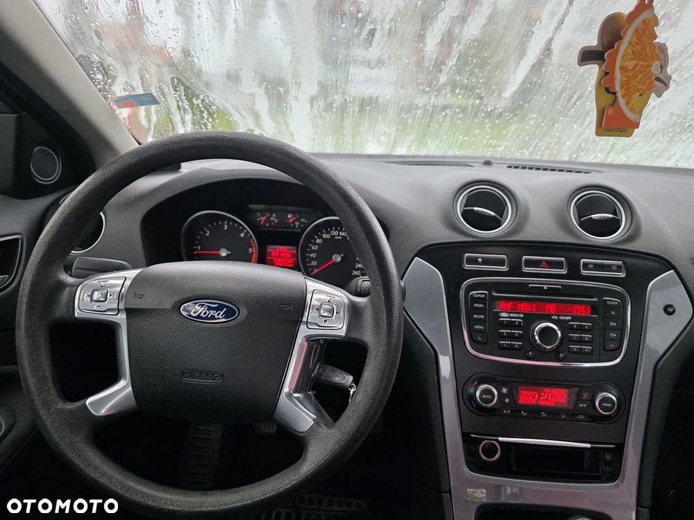 Ford Mondeo 2.0 TDCi Ambiente - 17