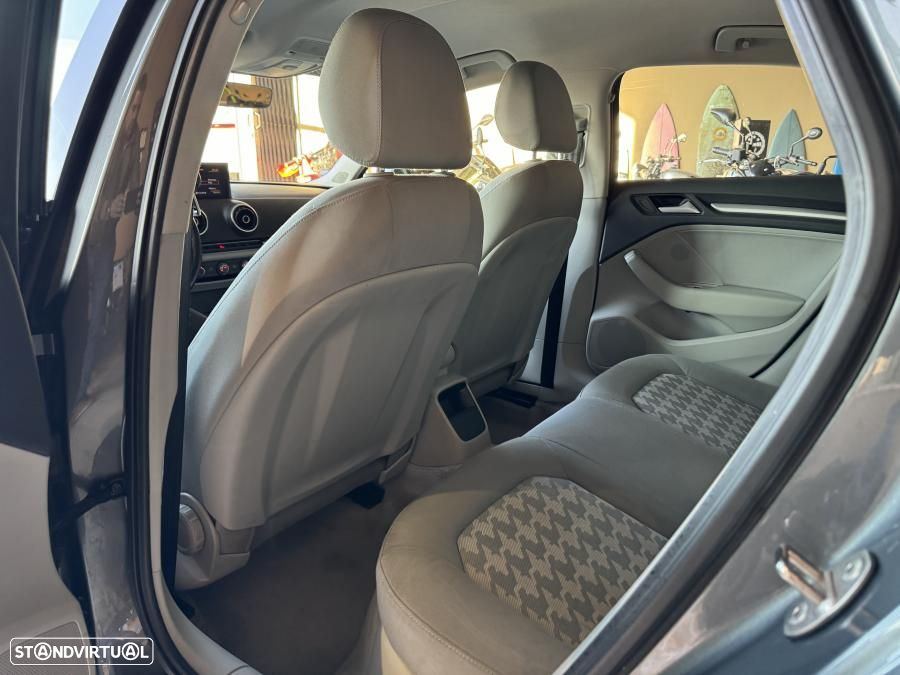 Audi A3 Sportback - 13