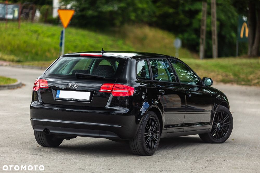 Audi A3 Sportback 2.0 TDI DPF Ambiente - 12