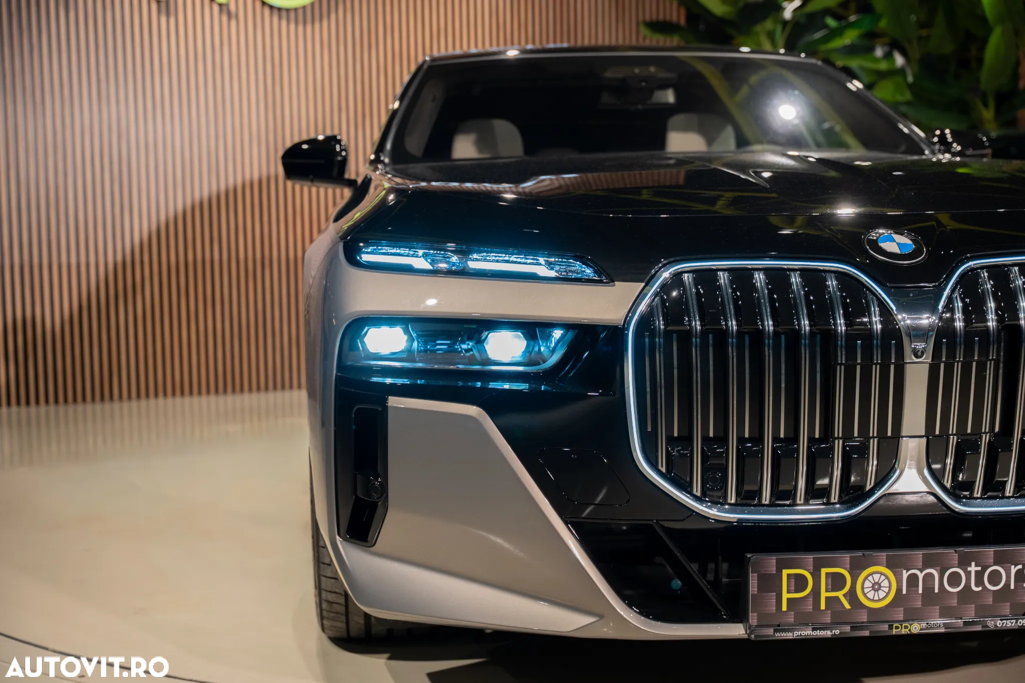 BMW Seria 7 740d xDrive MHEV - 25