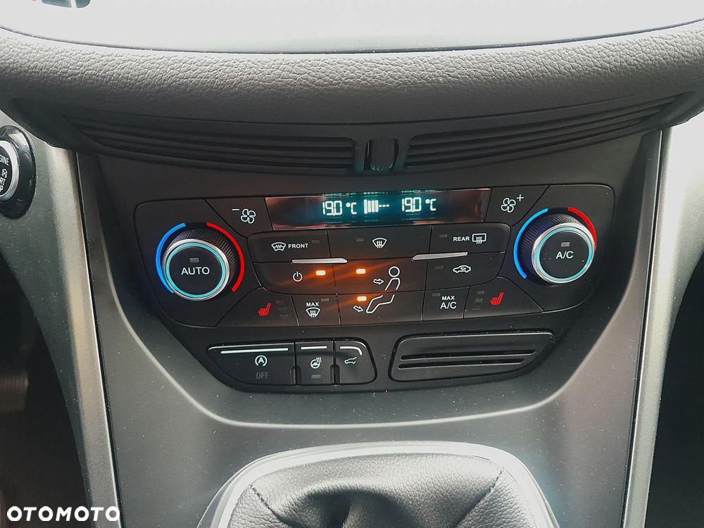Ford Kuga 1.5 EcoBoost 2x4 Titanium - 18
