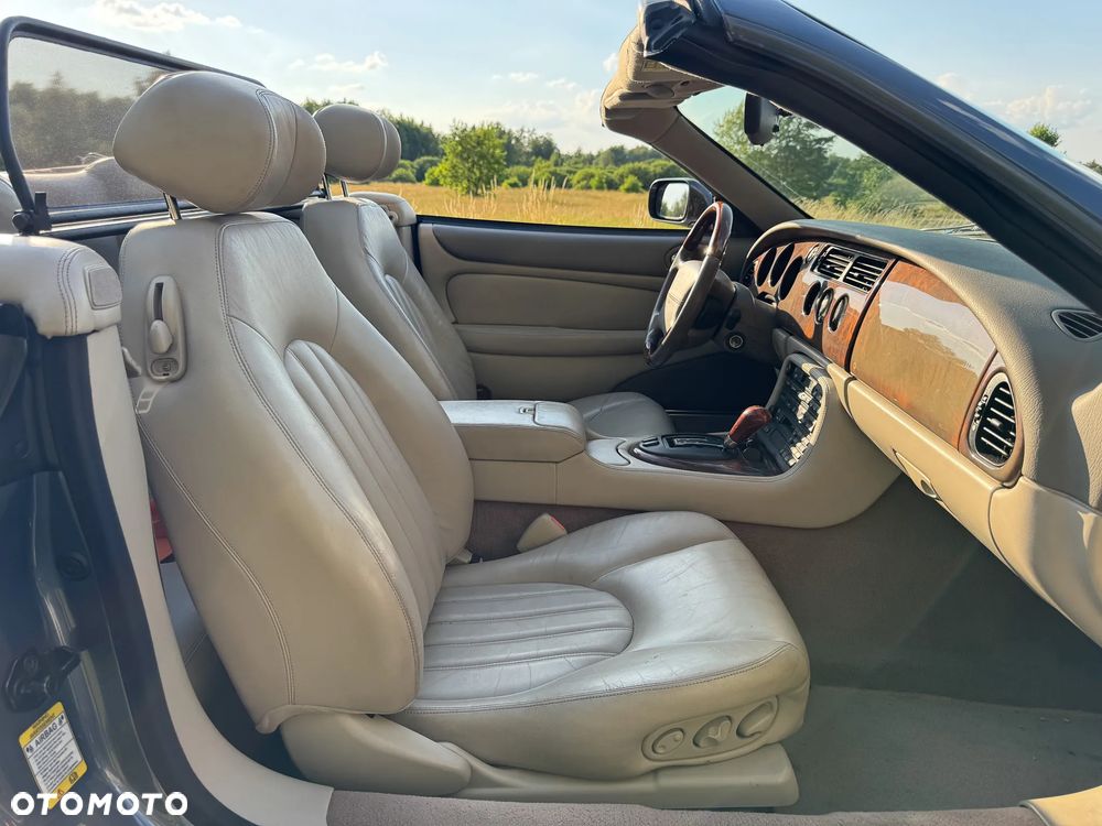 Jaguar XK8 - 36