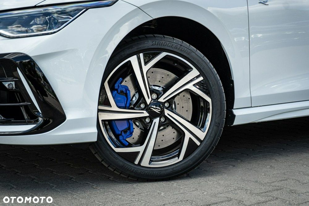 Volkswagen Golf - 16