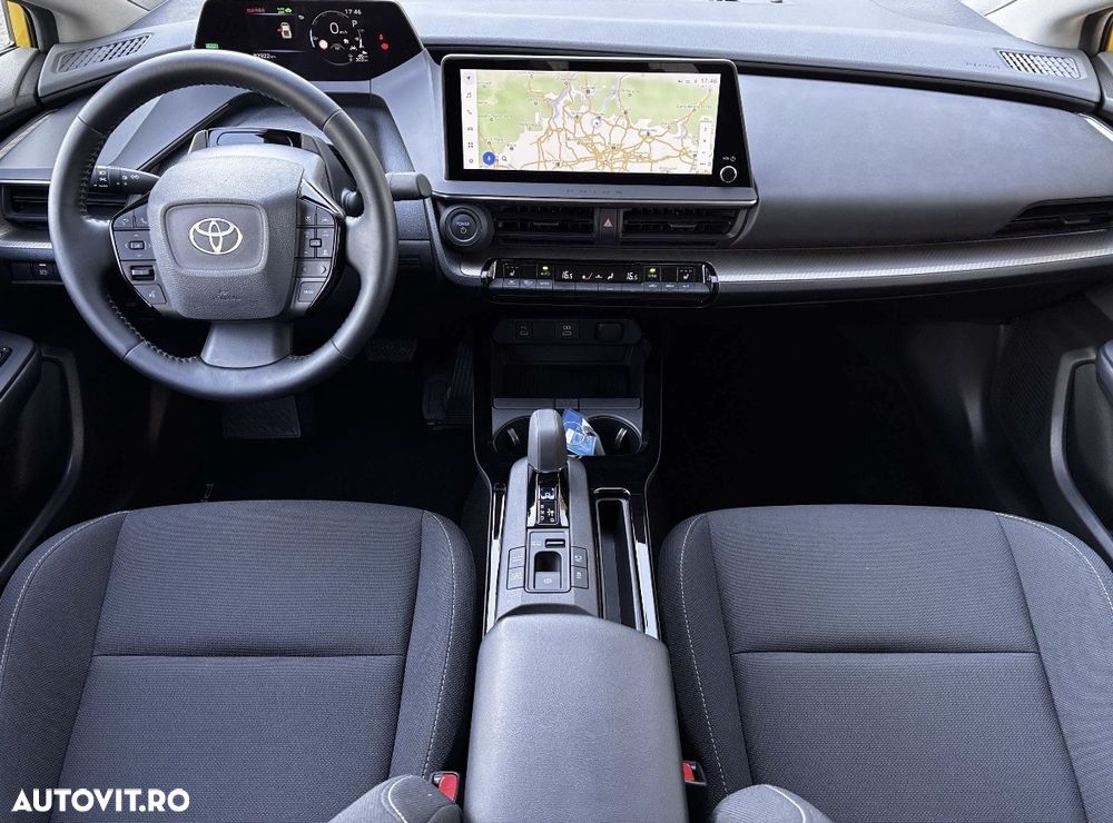 Toyota Prius Hybrid Advanced - 12