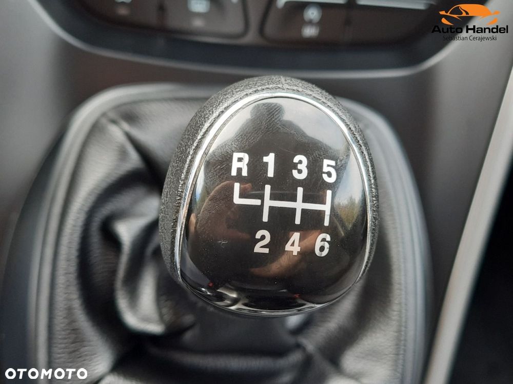 Ford Kuga - 34