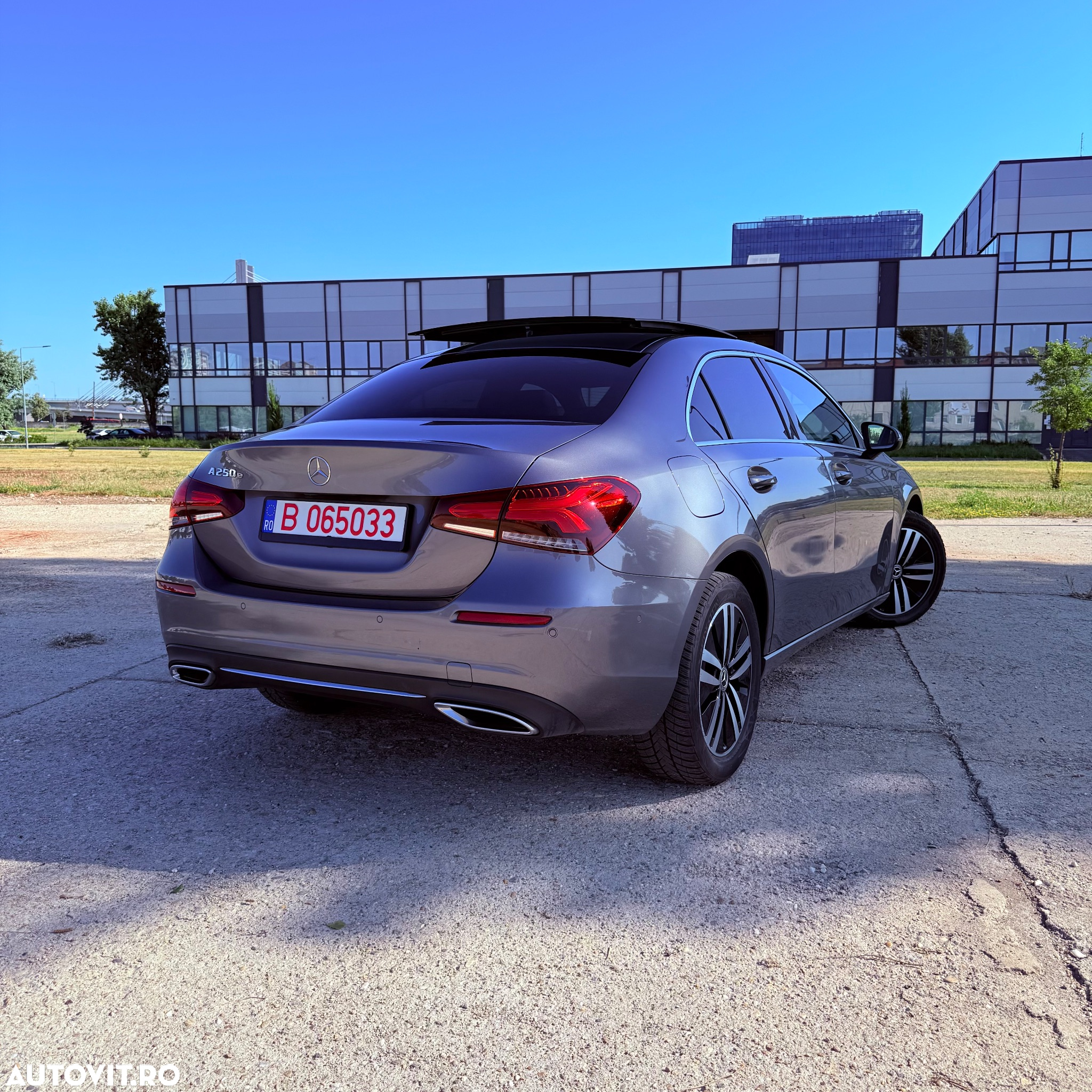 Mercedes-Benz A 200 4Matic 8G-DCT Edition 2021 - 4