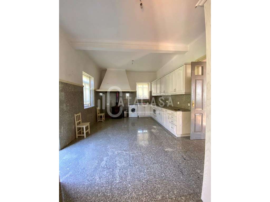 Moradia Isolada T4 para venda no Centro de Águeda - Grande imagem: 3/47