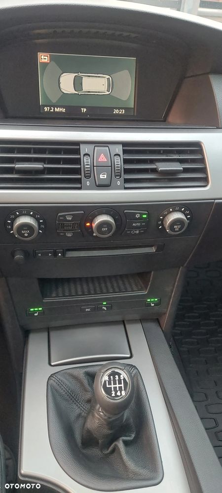 BMW Seria 5 525i - 31
