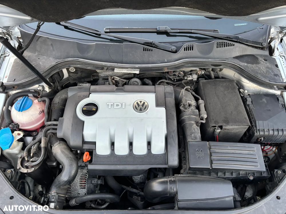 Volkswagen Passat Variant 2.0 TDI DSG Individual - 15