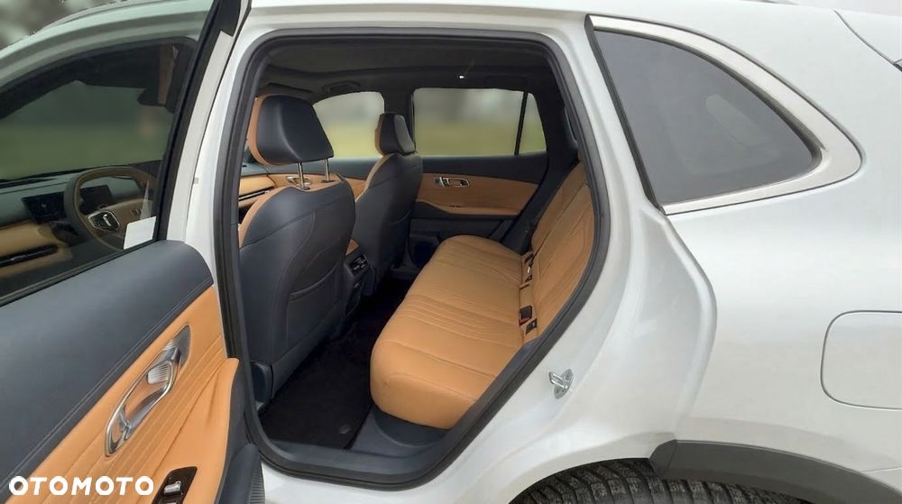 Geely Starray EM-i 1.5 PHEV Max - 8