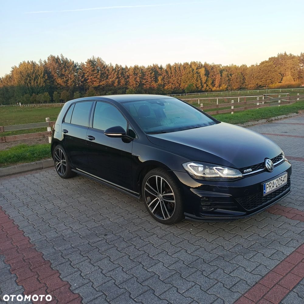Volkswagen Golf - 27