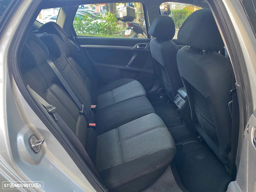 Peugeot 407 SW 2.0 HDi Navteq - 12