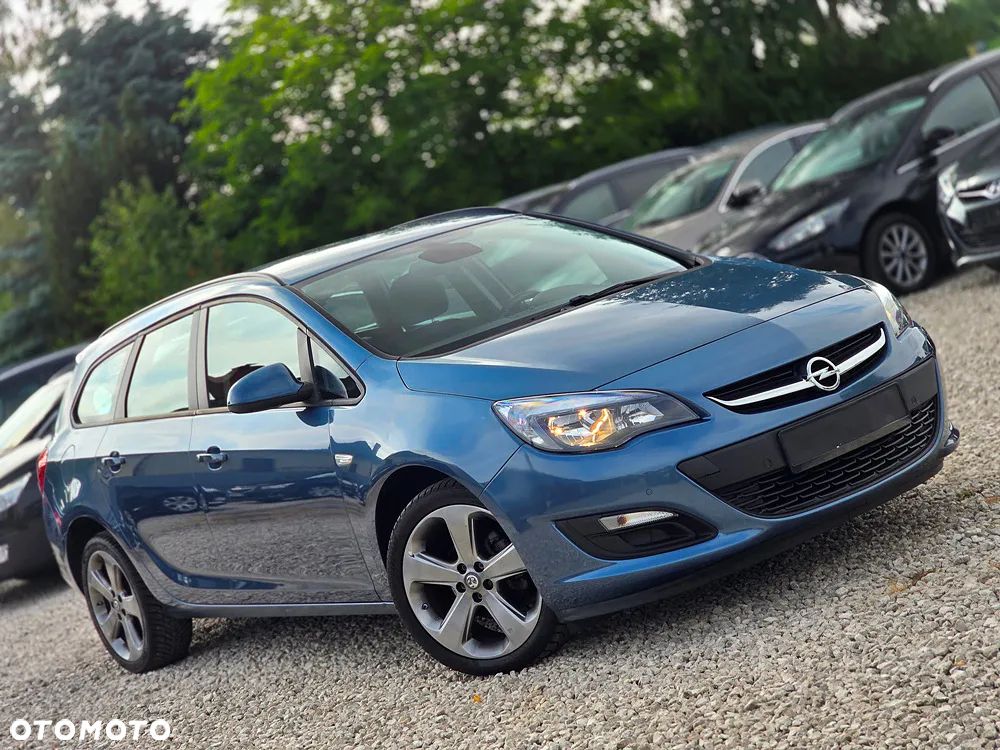 Opel Astra 1.4 Turbo Cosmo - 2