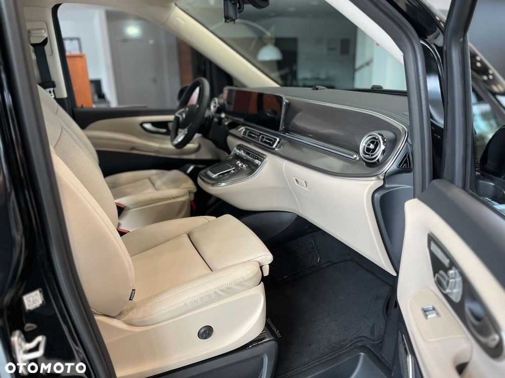 Mercedes-Benz Klasa V - 15