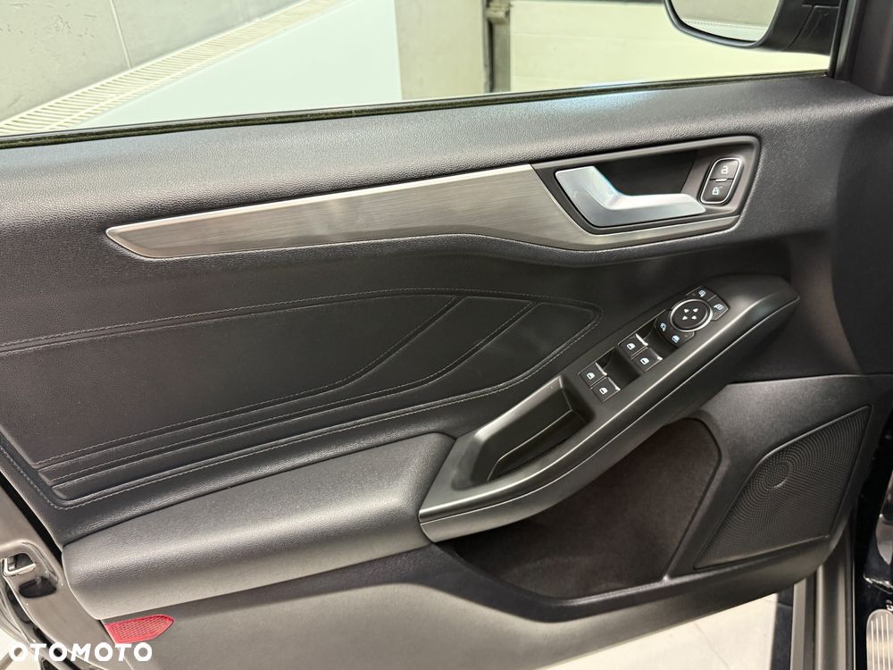 Ford Focus 2.0 EcoBlue STart-Stopp-System TITANIUM - 13