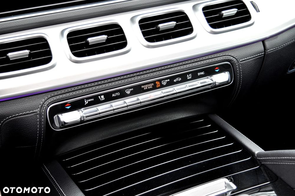 Mercedes-Benz GLE 300 d 4Matic 9G-TRONIC AMG Line - 34