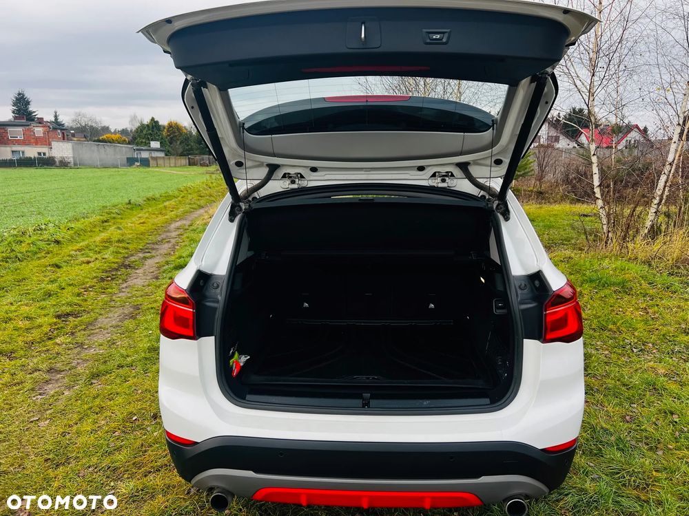 BMW X1 xDrive20i Sport Line - 6