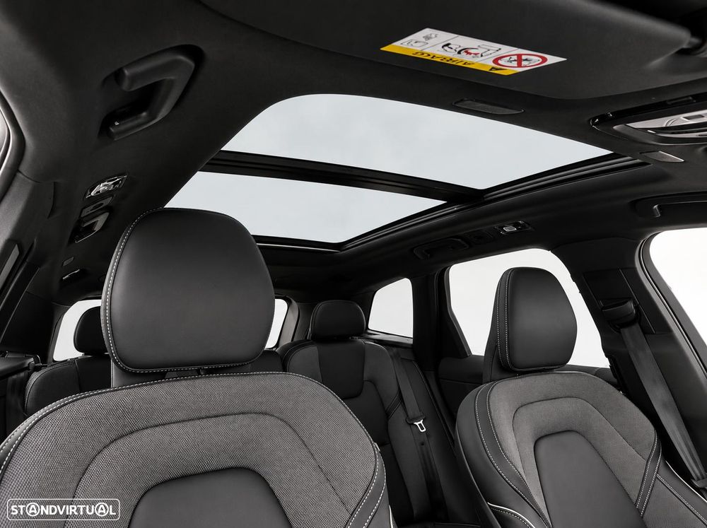 Volvo XC 60 T8 AWD Recharge Plus Black Edition - 6