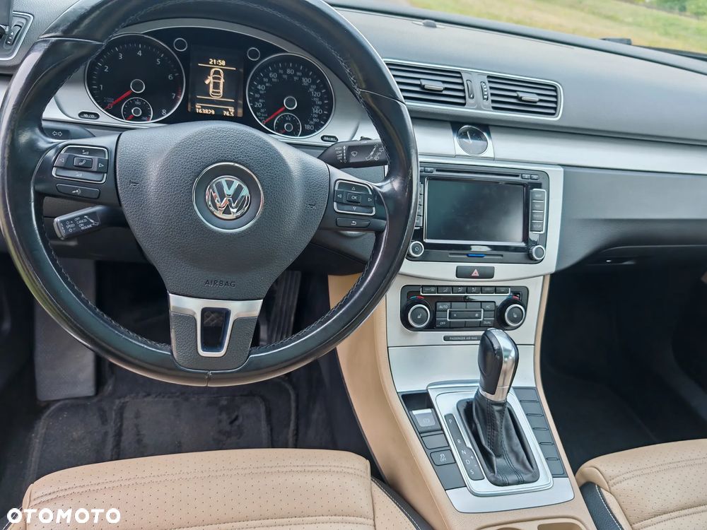 Volkswagen Passat 2.0 TSI Highline DSG - 17