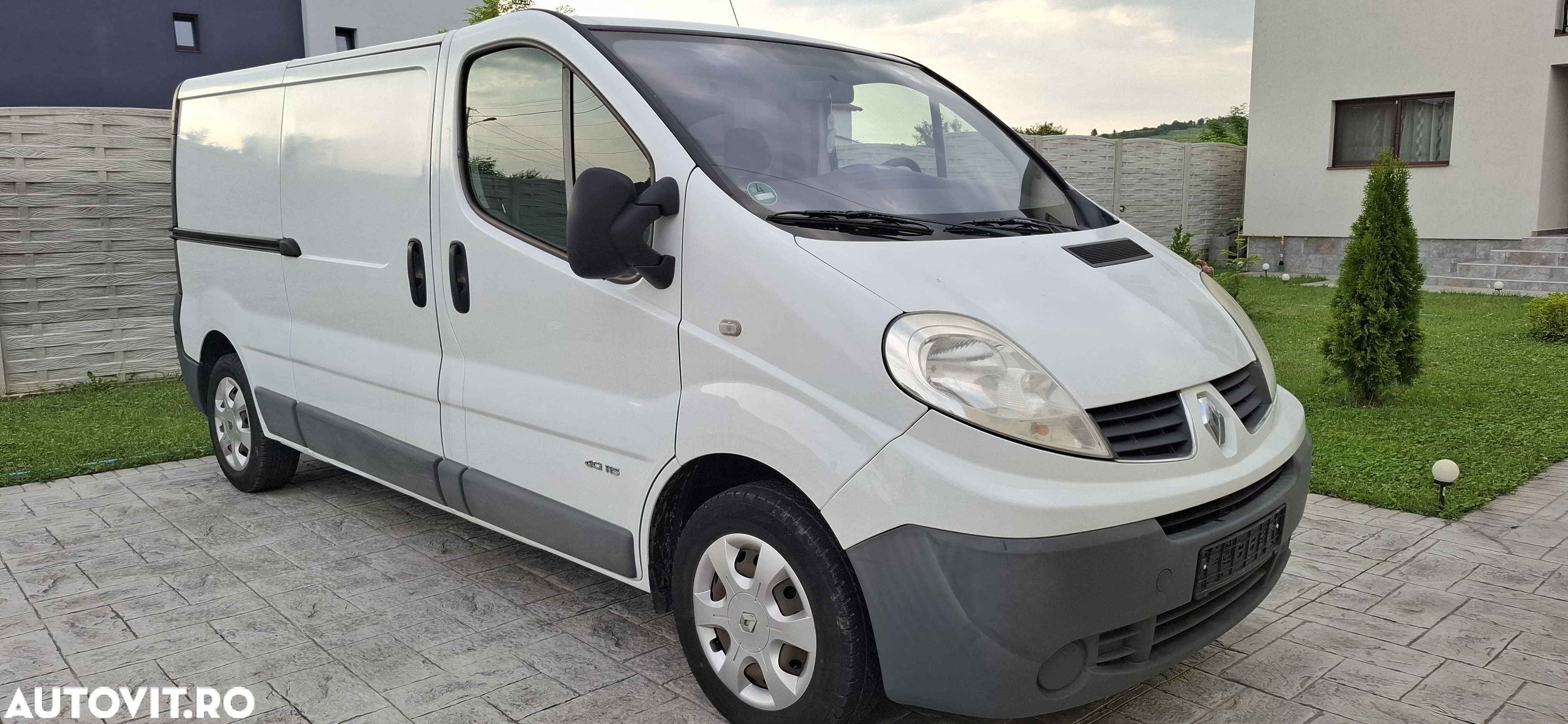 Renault Trafic 2.0 dCi 115 Combi L2H1 - 2