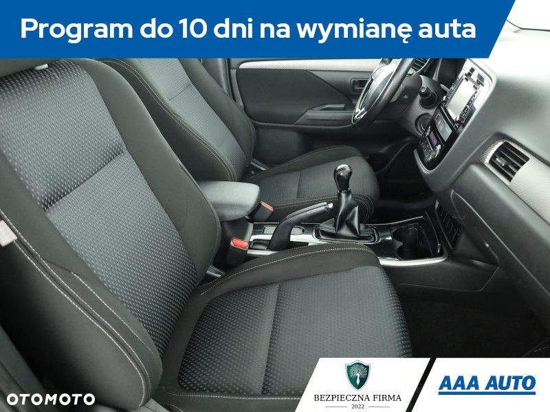 Mitsubishi Outlander - 8