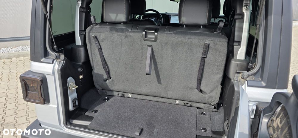 Jeep Wrangler - 21