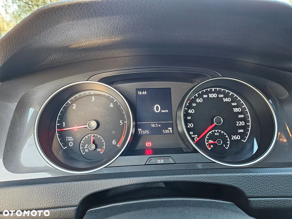 Volkswagen Golf 1.6 TDI SCR Trendline - 12