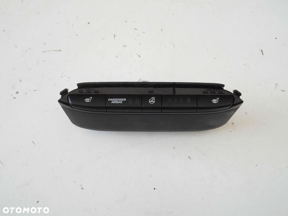 PANEL WŁĄCZNIK PRZEŁĄCZNIK GRZANIA FOTELI KIEROWNICY AIRBAG KONTROLKA HYUNDAI I20 II LIFT ORYGINAŁ