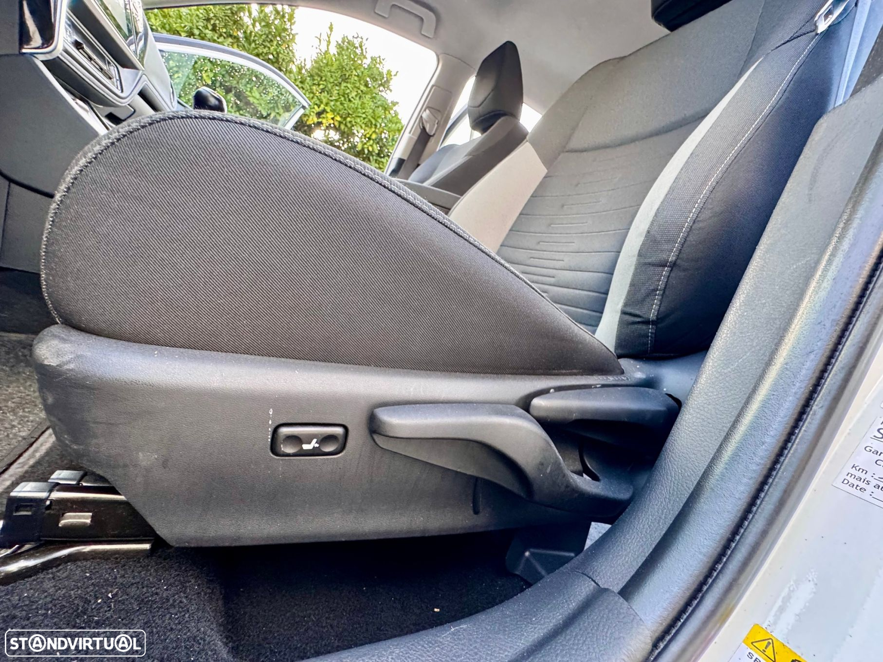 Toyota Auris 1.2T Exclusive - 40