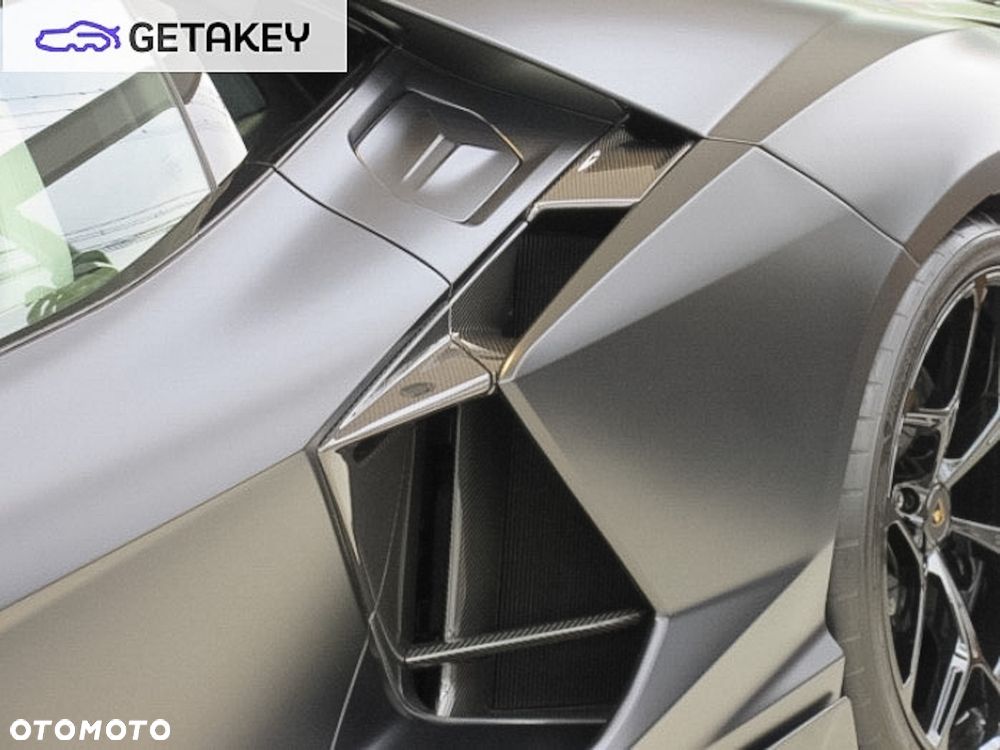 Lamborghini Revuelto - 9