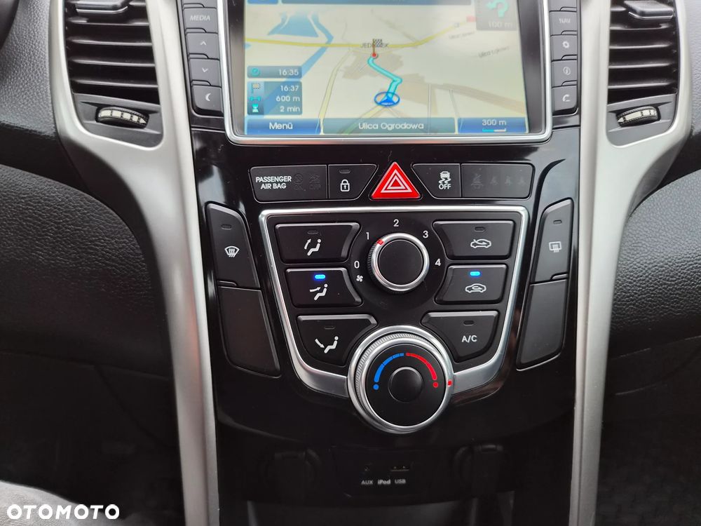 Hyundai i30 1.4 Fifa World Cup Edition - 21